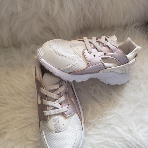 Nike shoes girls - Picture 2 of 5